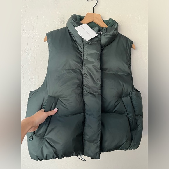NWT Beyond Yoga big cozy puffer vest emerald green large - Picture 7 of 9